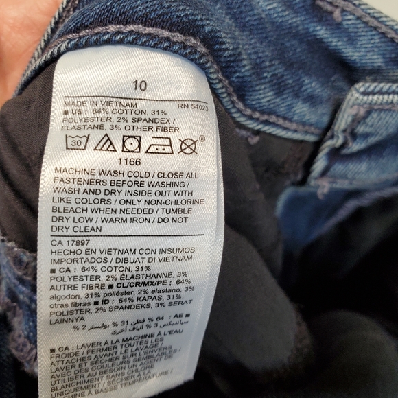 Old Navy Skinny Jeans Extra High Rise Distressed Look Size 10 in Good Condition - Picture 4 of 5